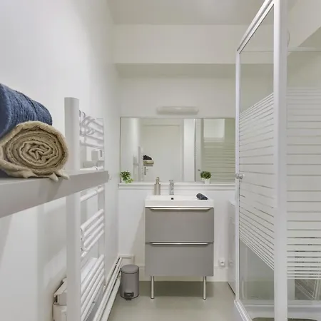 Chic Avec Parking Au Centre-ville Apartman