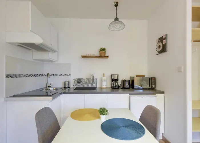 Chic Avec Parking Au Centre-ville روان